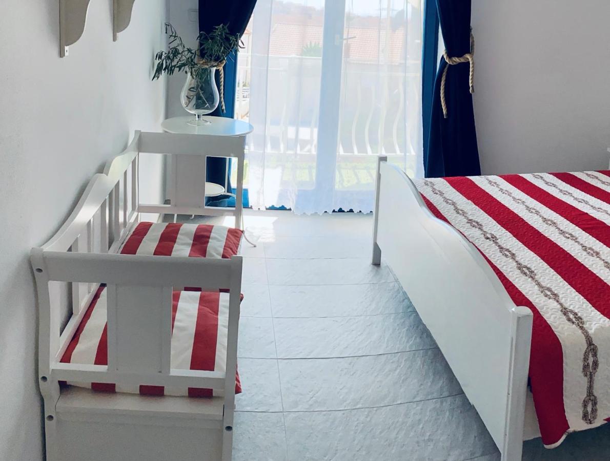 Eco-Friendly Estate I Aparthotel Primosten Bagian luar foto