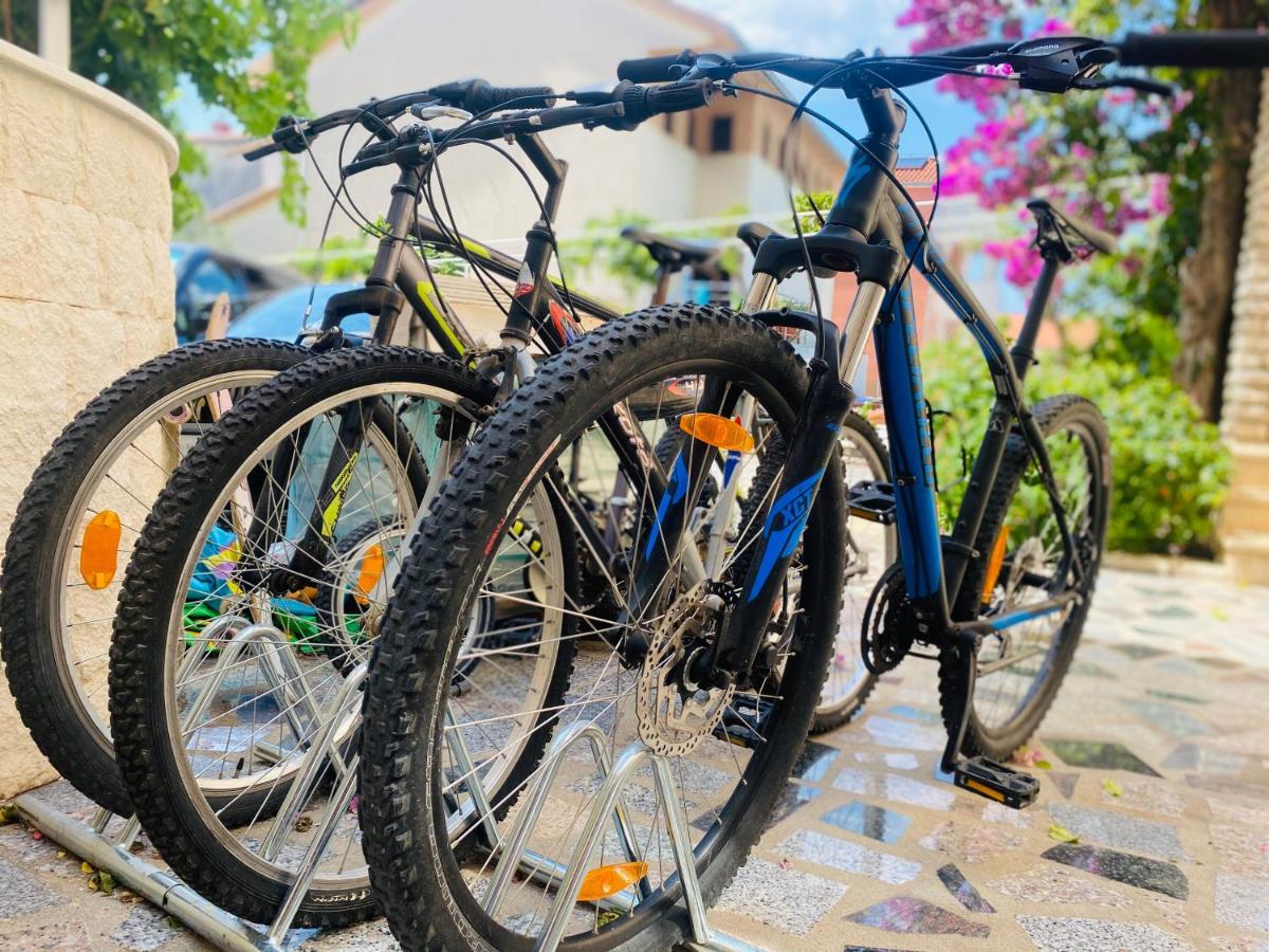 Eco-Friendly Estate I Aparthotel Primosten Bagian luar foto